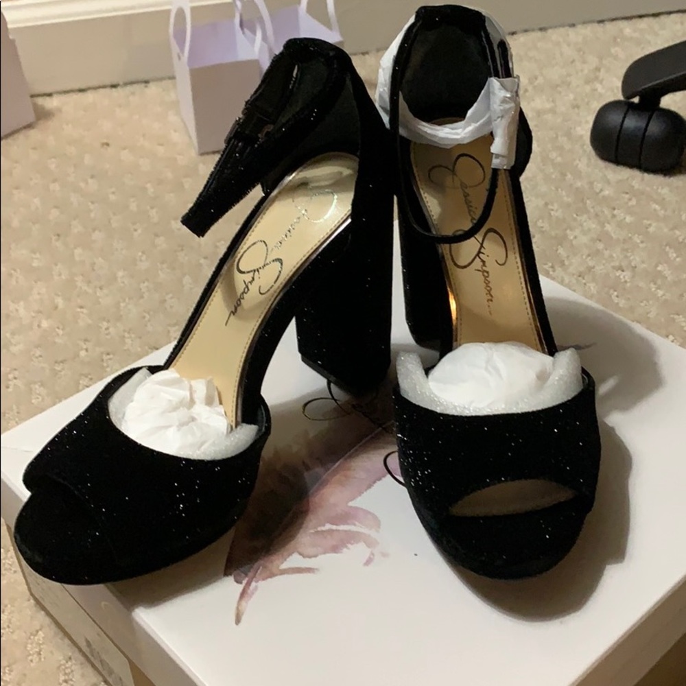 Brand New Beautiful Pumps